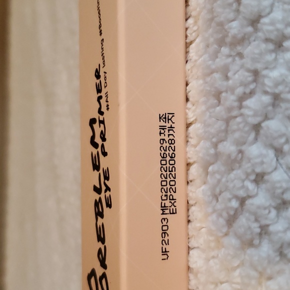 No poreblem eye primer - Picture 2 of 3